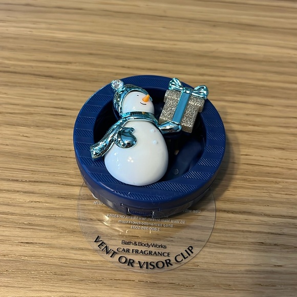 Bath & Body Works Snowman Car Fragrance Vent Or Visor Clip. - Picture 2 of 3